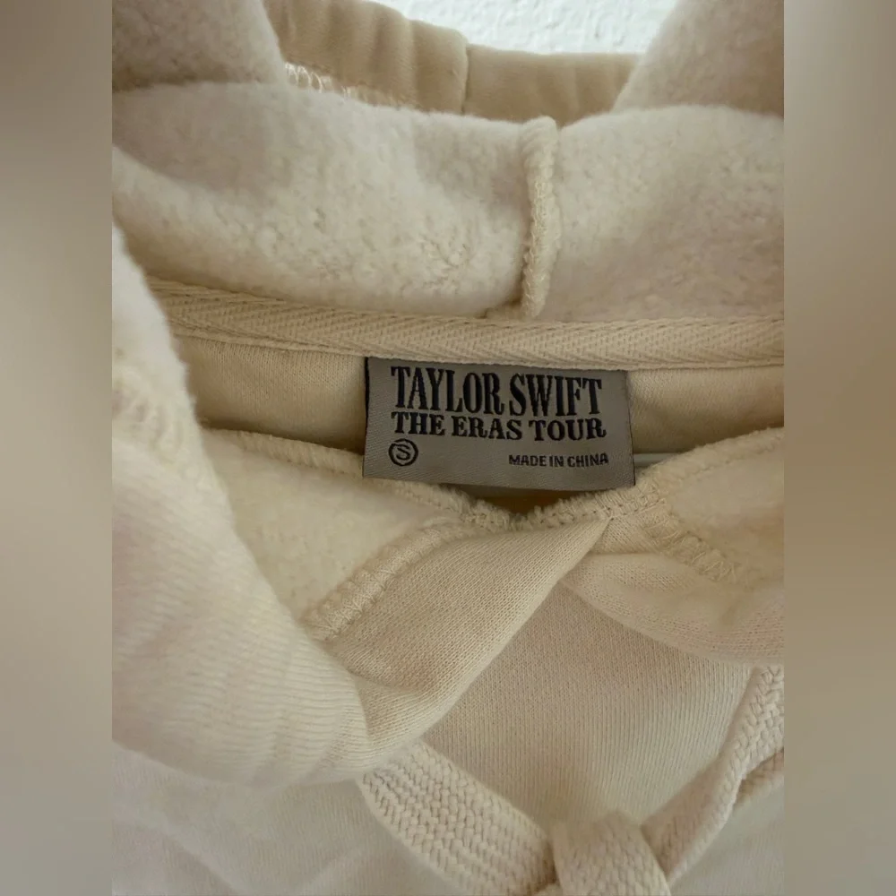 Taylor Swift Eras Tour Beige Hoodie Small Oversized Unisex Men’s Fit - Picture 5 of 5